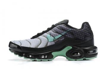 tn trainers black