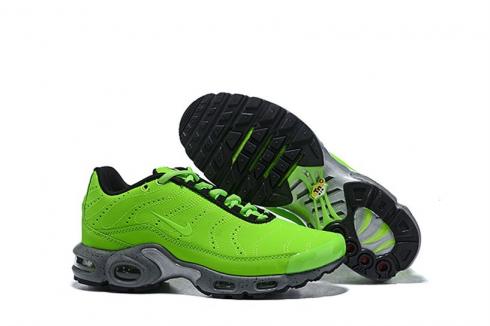 Nike Air Max Plus Premium Overbranding 