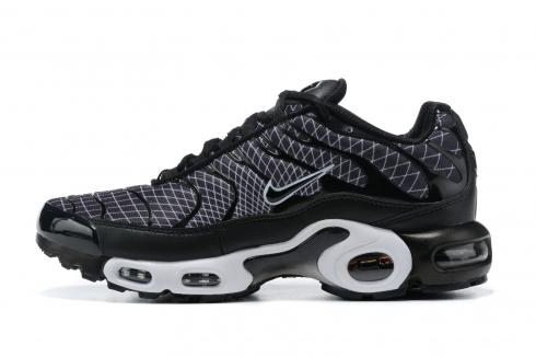 Nike black and white tn clearance
