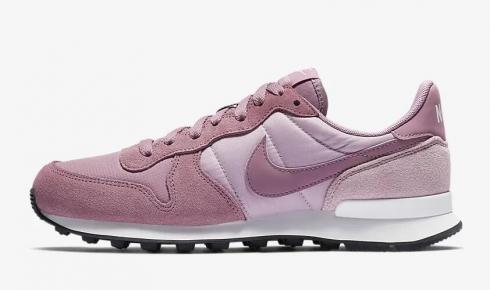 Nike internationalist plum dust clearance