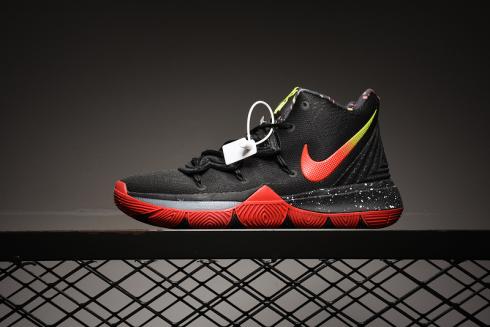 Red Basketball Shoes Sneakers AO2918 