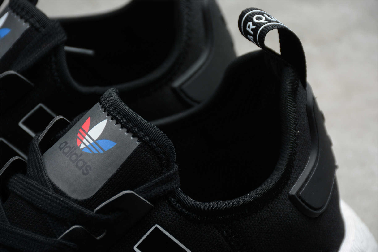 Adidas nmd r2 nero bianco deals