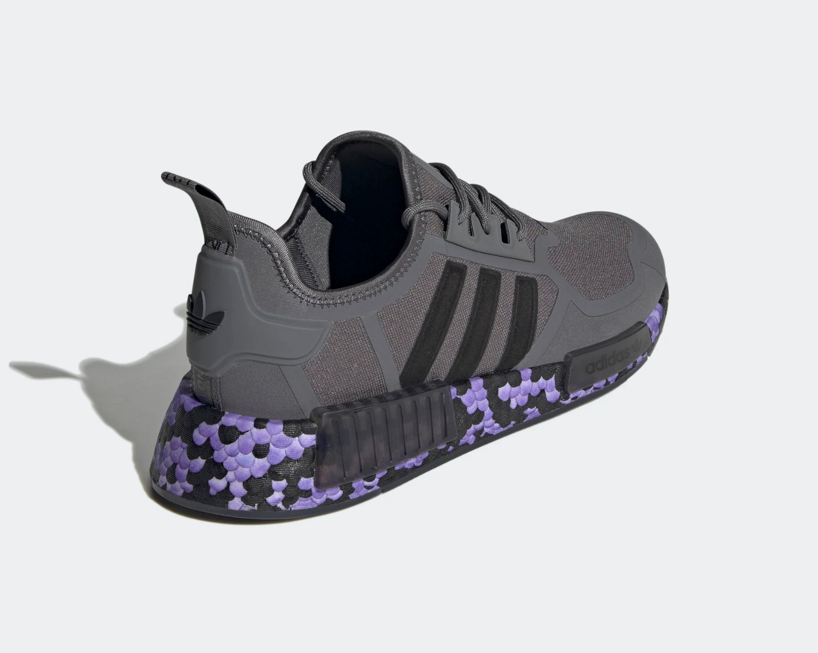 Adidas nmd r1 hot sale grey core black