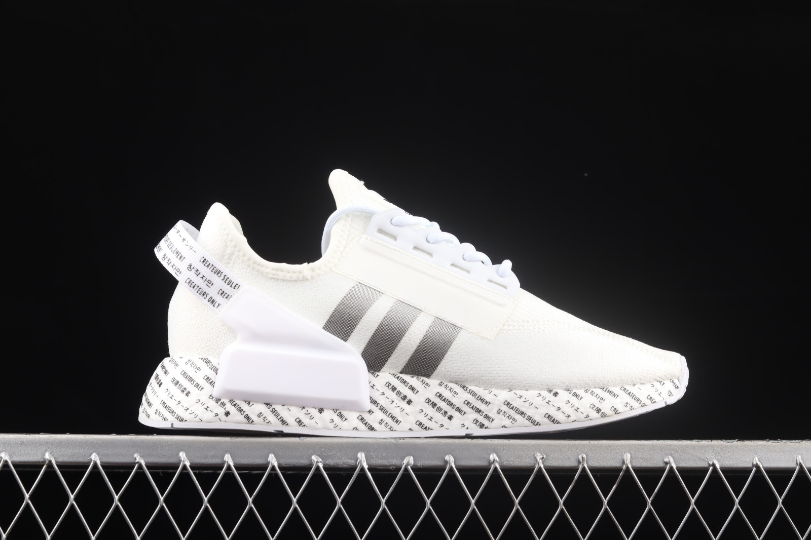 Originals nmd r1 v2 white shop