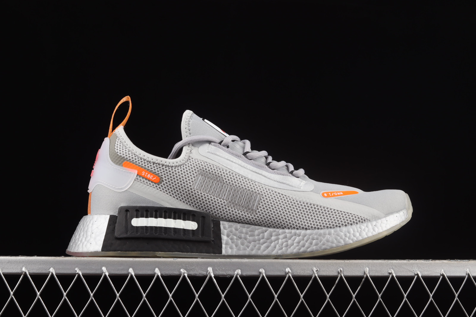 Nmd r1 white rose 2025