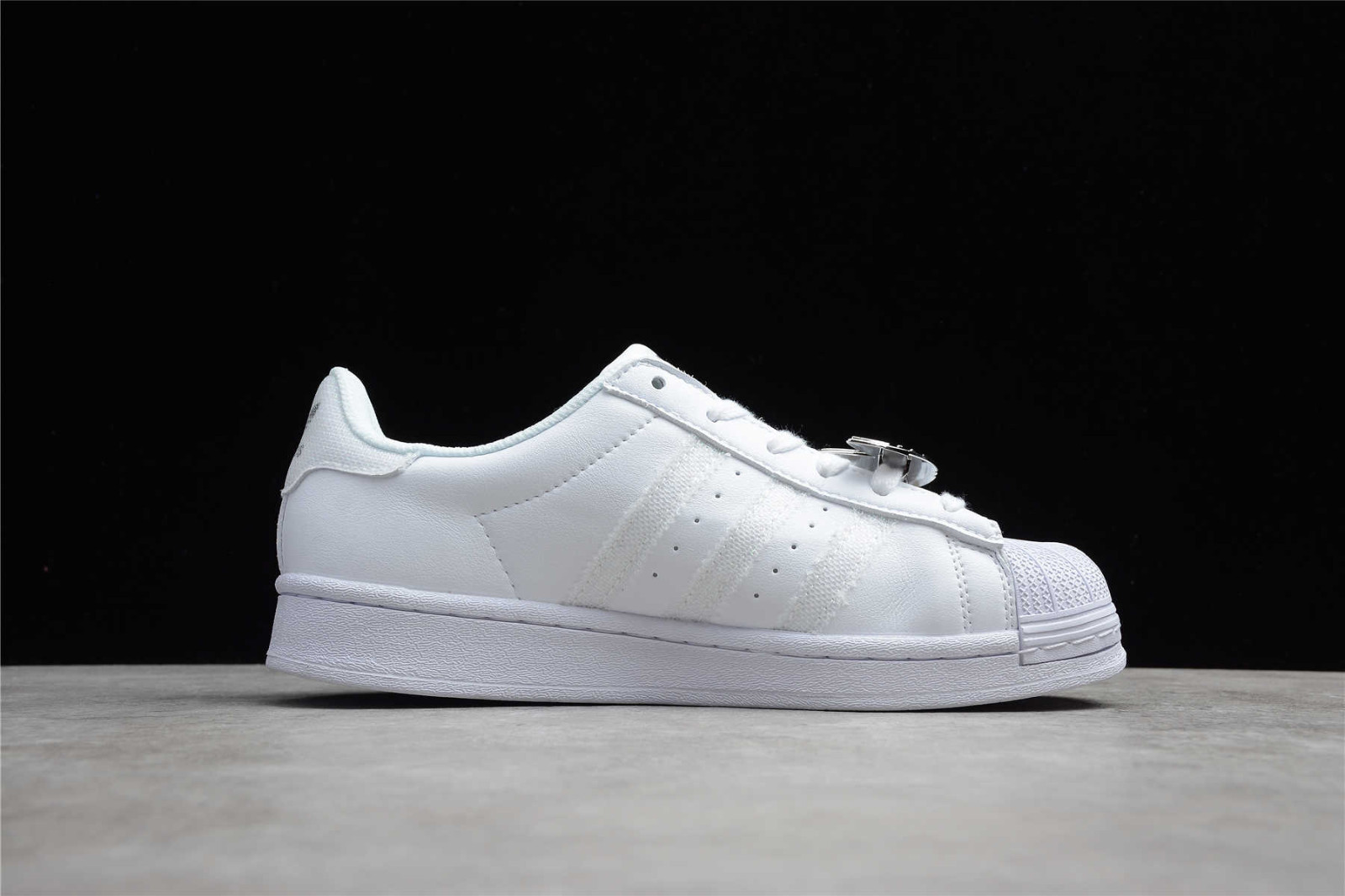 RvceShops - Adidas Originals Superstar Sneaker Queen Cloud White GZ8404 -  nike epic react flyknit black white hiking sneaker