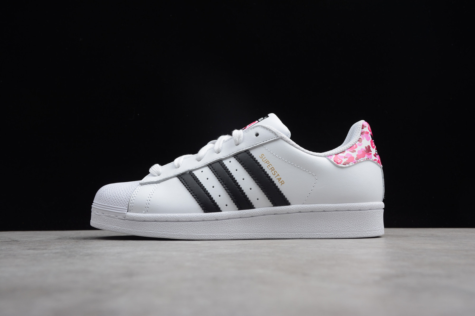 Smooth leather shoe - Adidas Superstar 