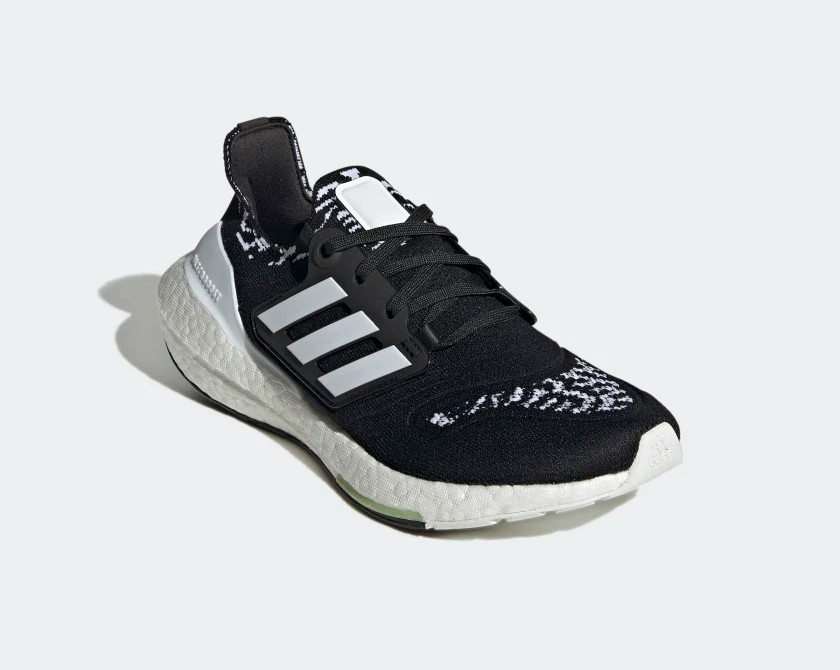 Adidas ultra boost black cloud white top