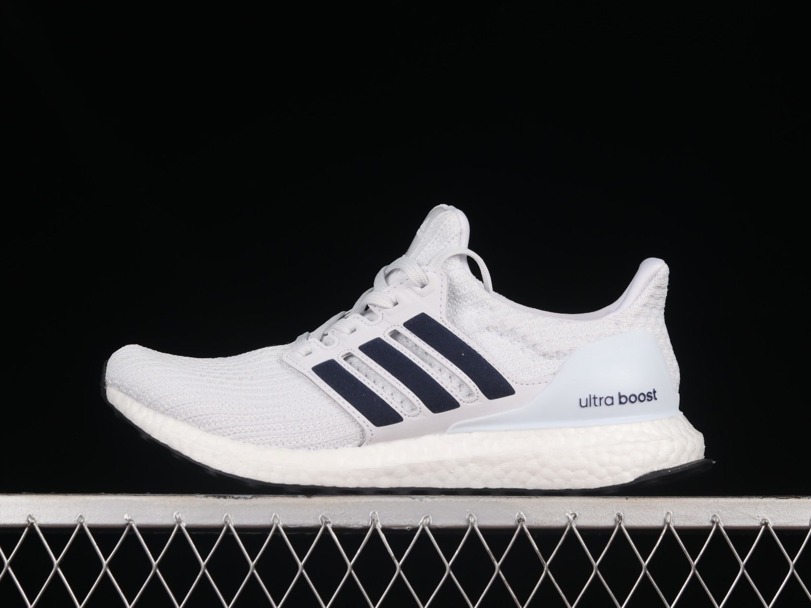 Sepsale - basketball Adidas UltraBoost 4.0 Cloud White Collegiate Navy Core  Black FY9337 - shirt basketball adidas x fiorucci femme