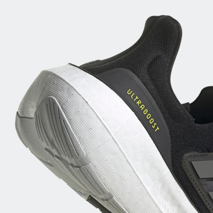 BvfShops Adidas Ultra Boost adidas studs tube black hole size