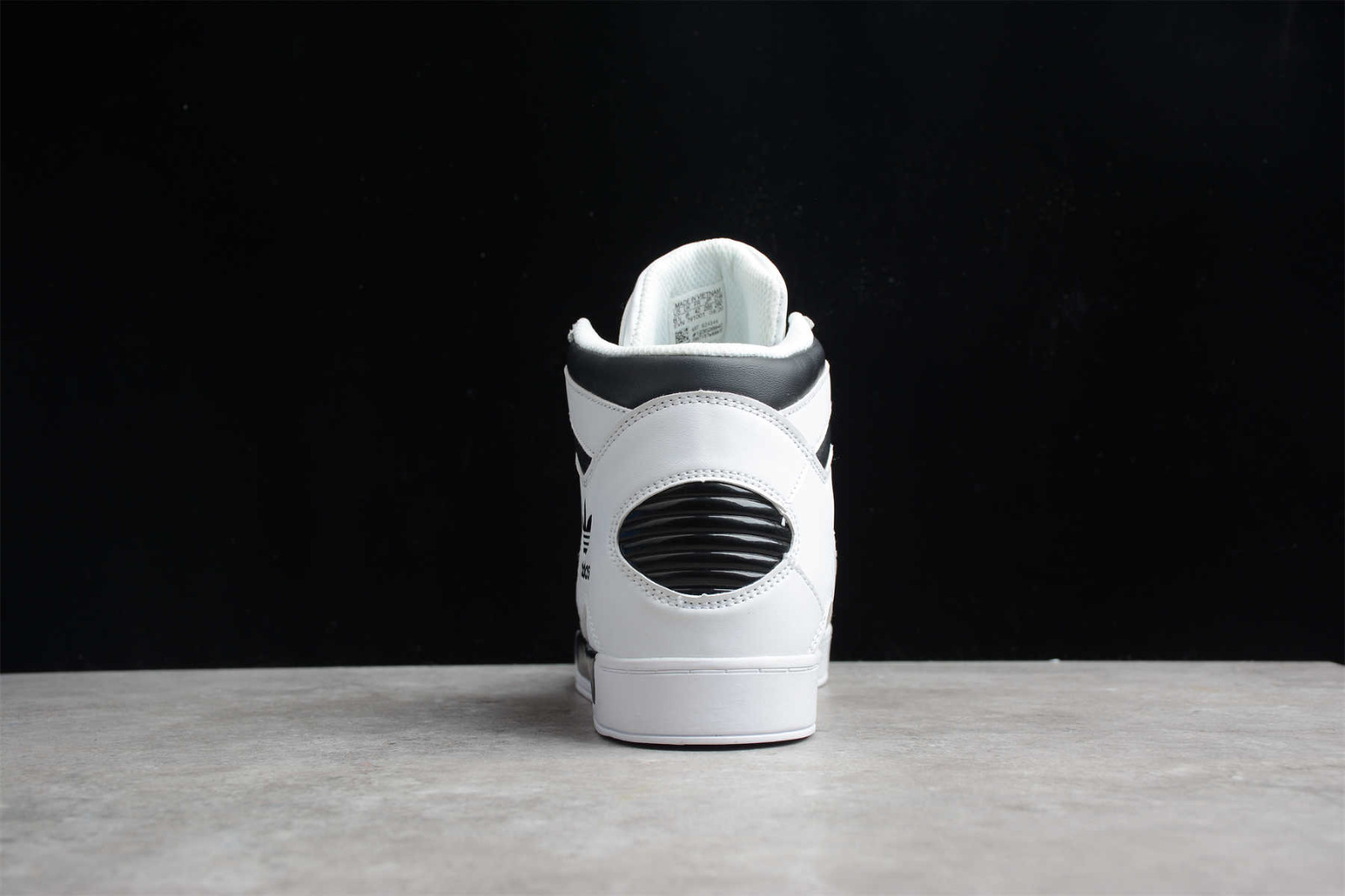 Adidas hard store court silver
