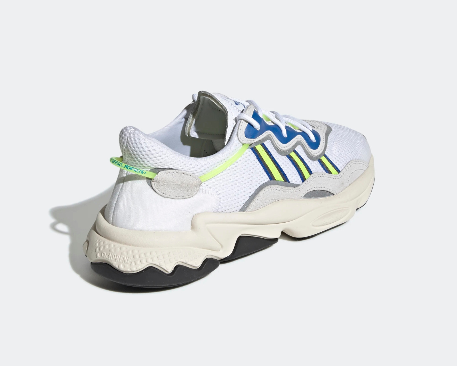 Adidas hotsell ozweego ee7009