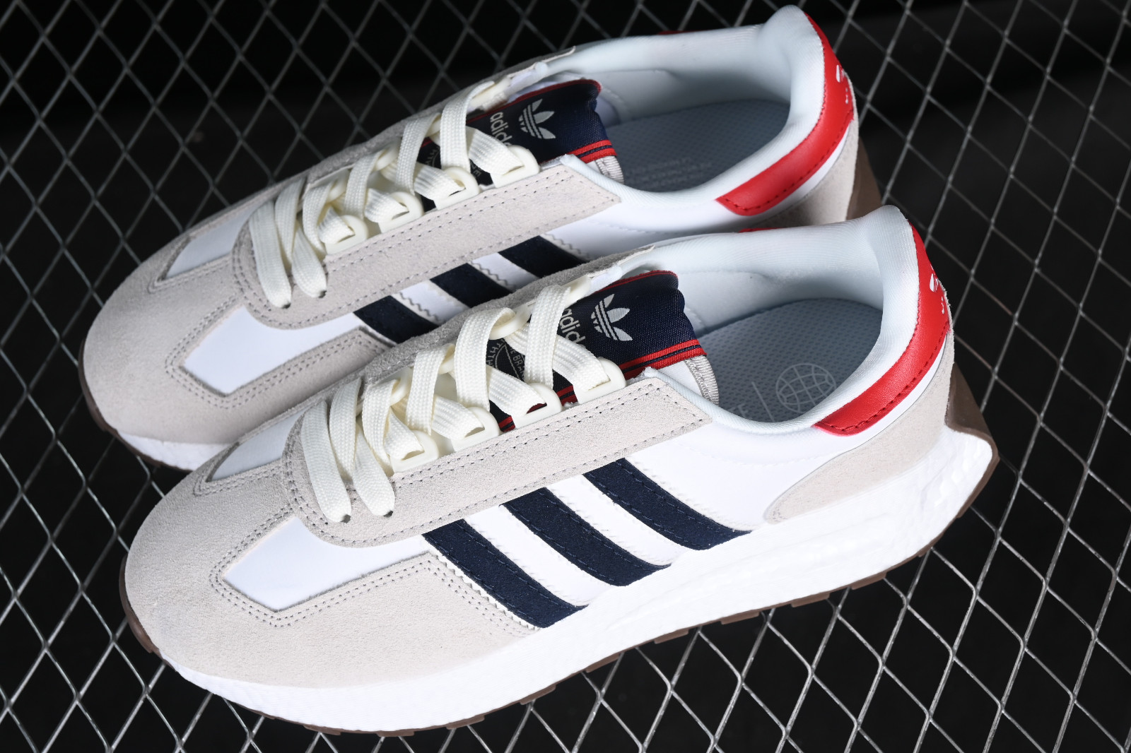 Adidas Retropy E5 Cloud Bianche Rosse Blu Navy HQ1532