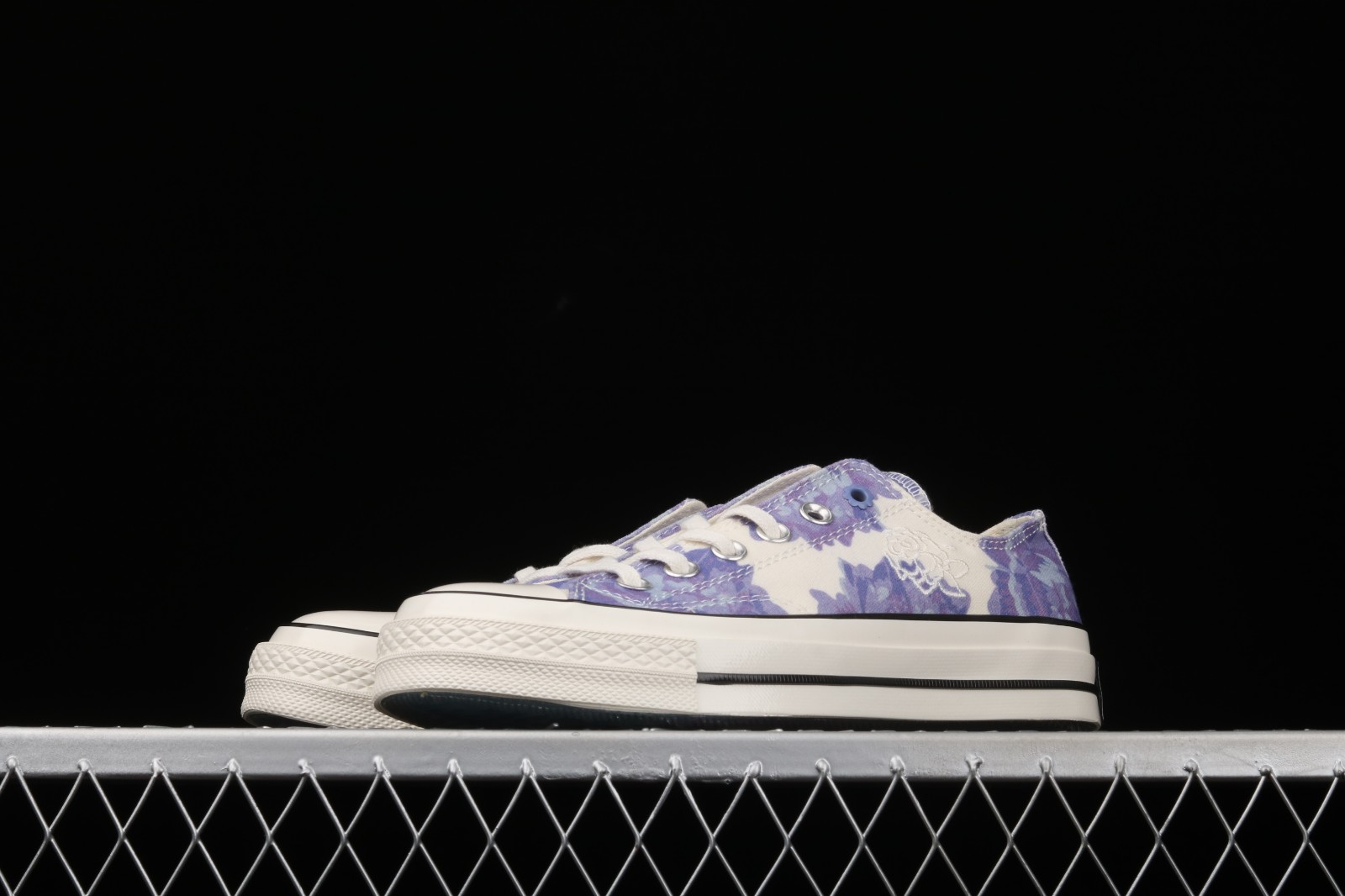 BrlShops Sepatu Converse sepatu Converse Chuck 70 Low Floral