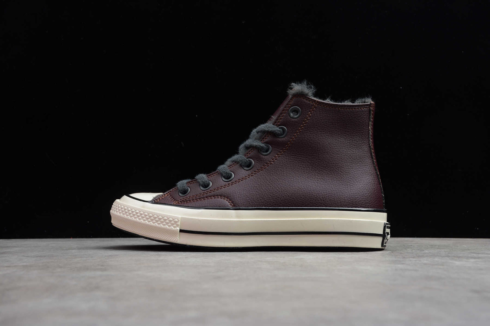 70 HI Cozy Club Black Currant 569517C 