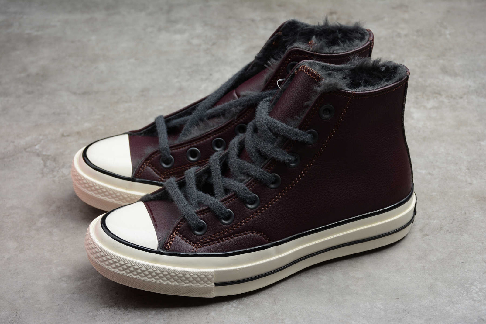 70 HI Cozy Club Black Currant 569517C 