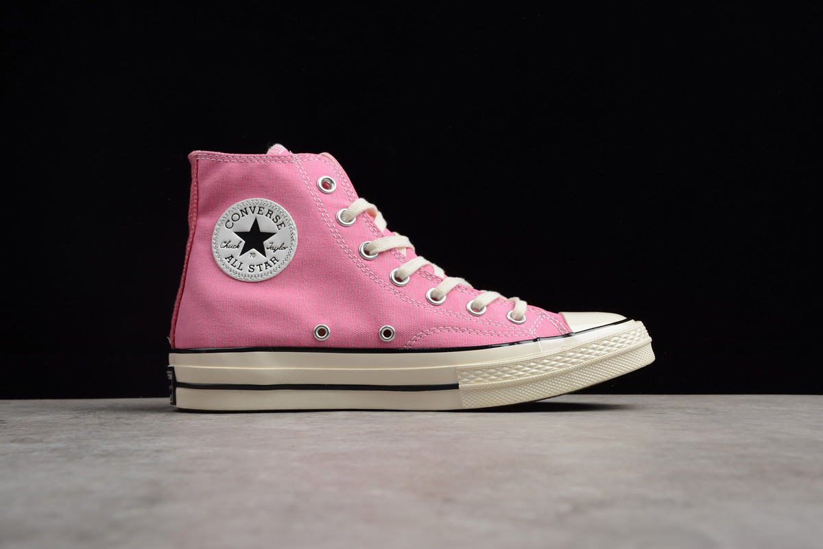 GmarShops Converse Shoes Converse en UNDEFEATED brengen samen een Converse Chuck Taylor All Star 70 Hi Chateau Rose 151225C