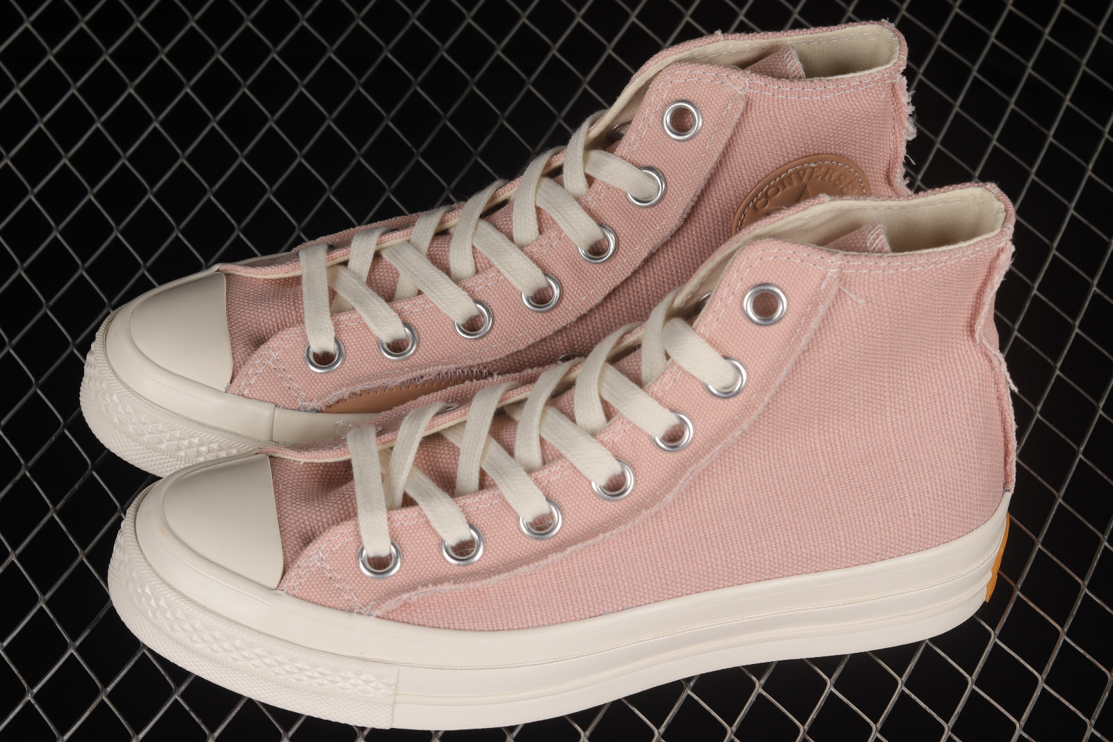 70 Hi Pink White Beige 572612C 