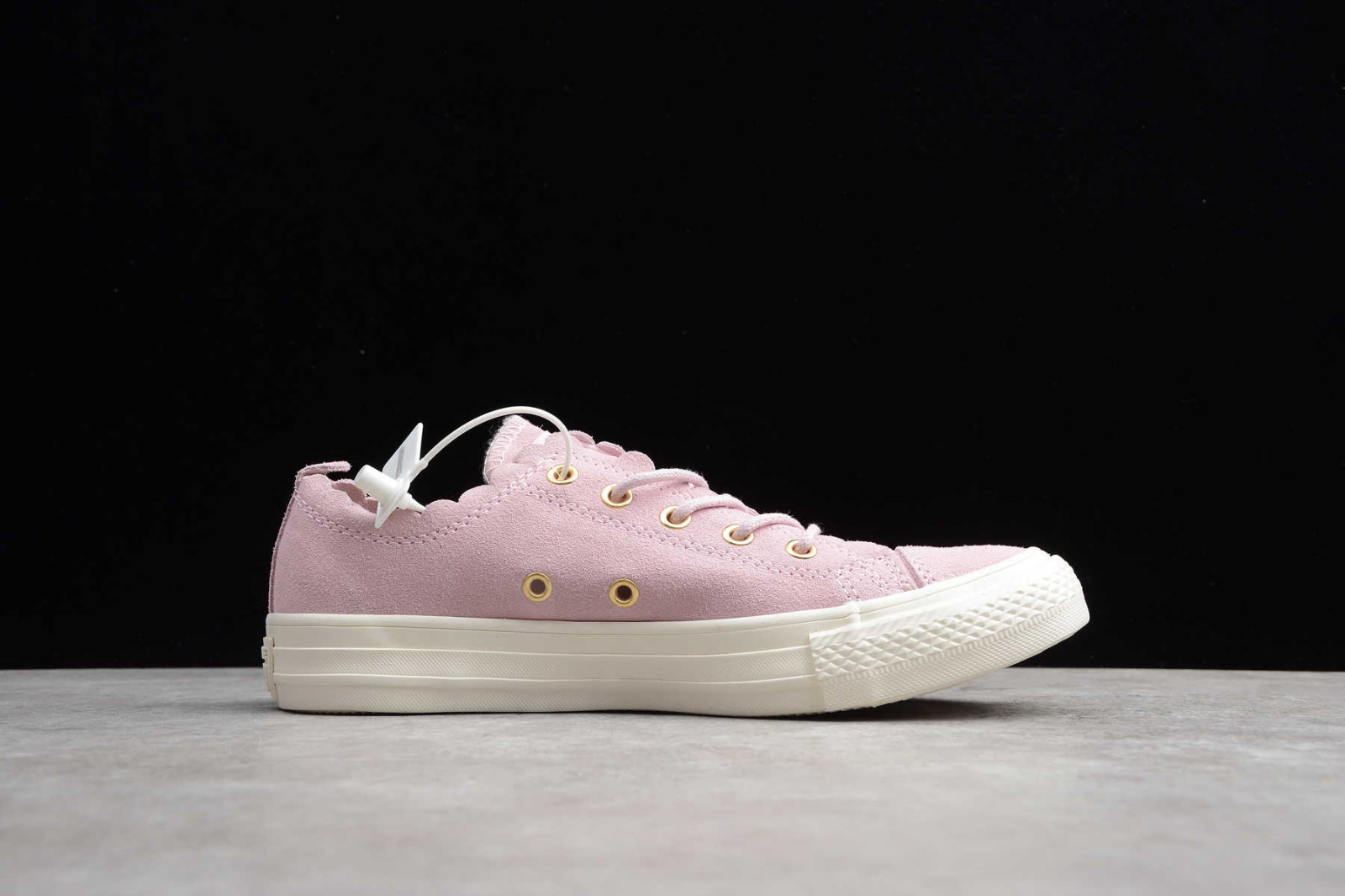 White discount frilly converse