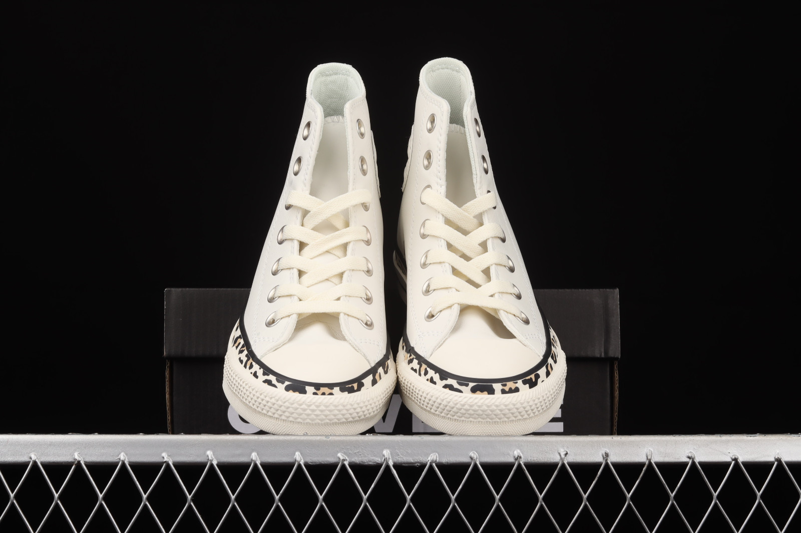 Converse all star premium vintage chuck taylor hoge sneakers bruin vind je  in Sneakerstad