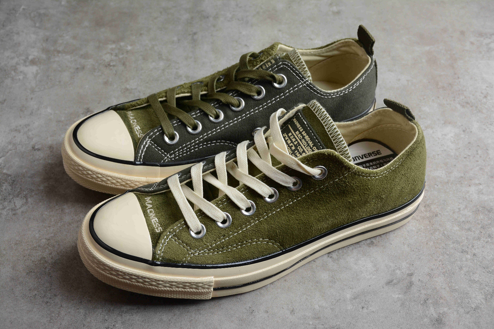 Canvas Shoes Sneakers 369787C 