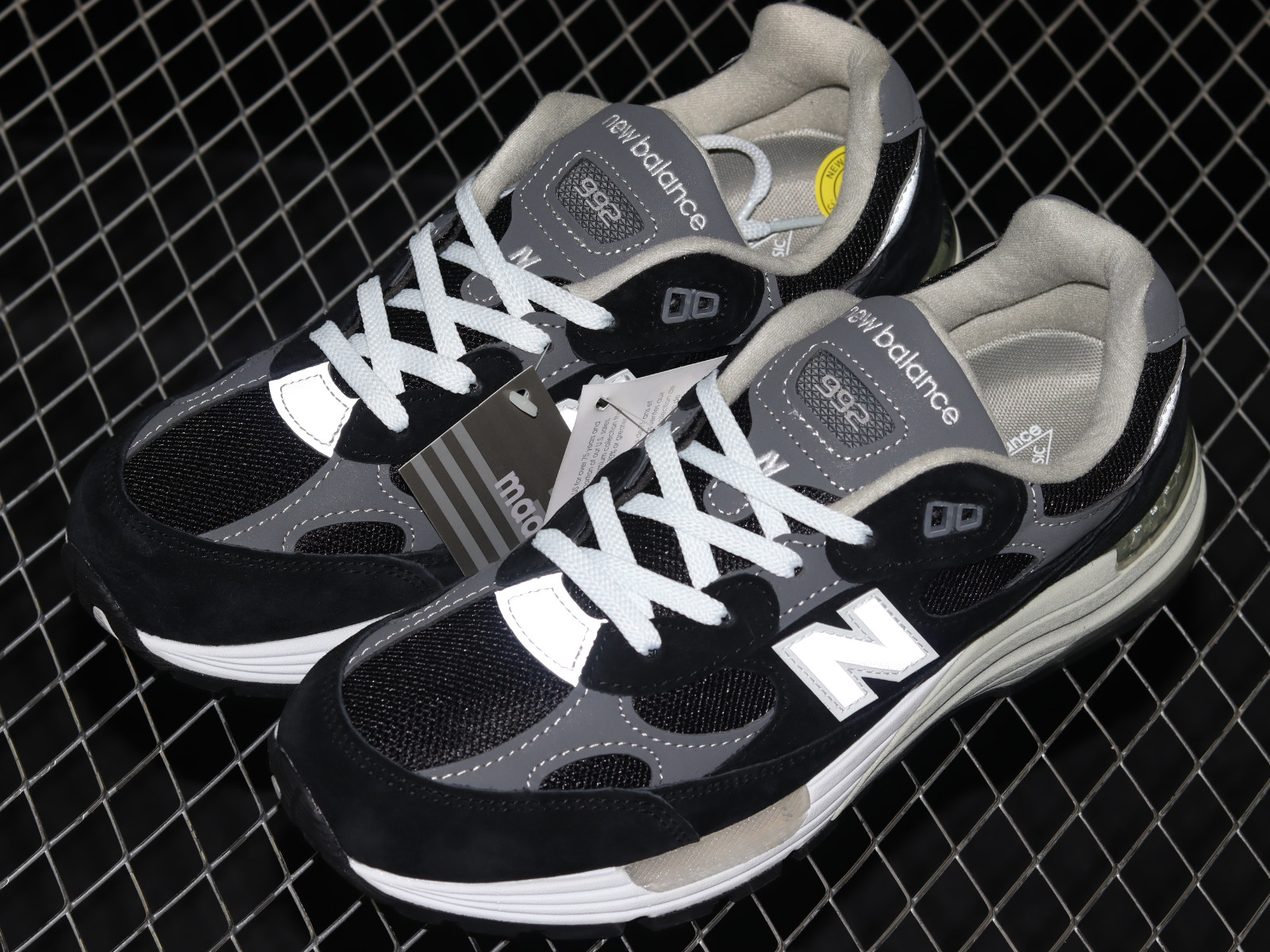 送料関税込 New Balance 992 Black Grey Suede スニーカー New Balance - 992 | HBX - Globally Curated Fashion and