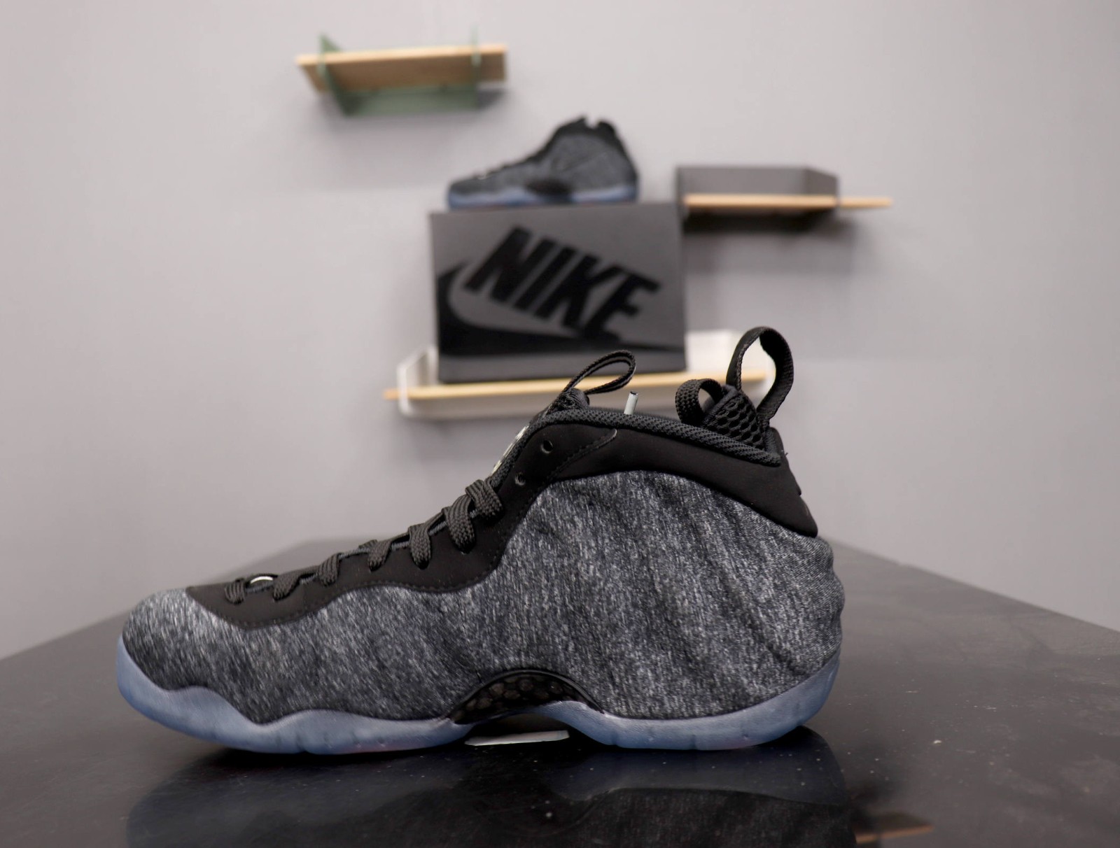 Nike foamposite online one homme argent