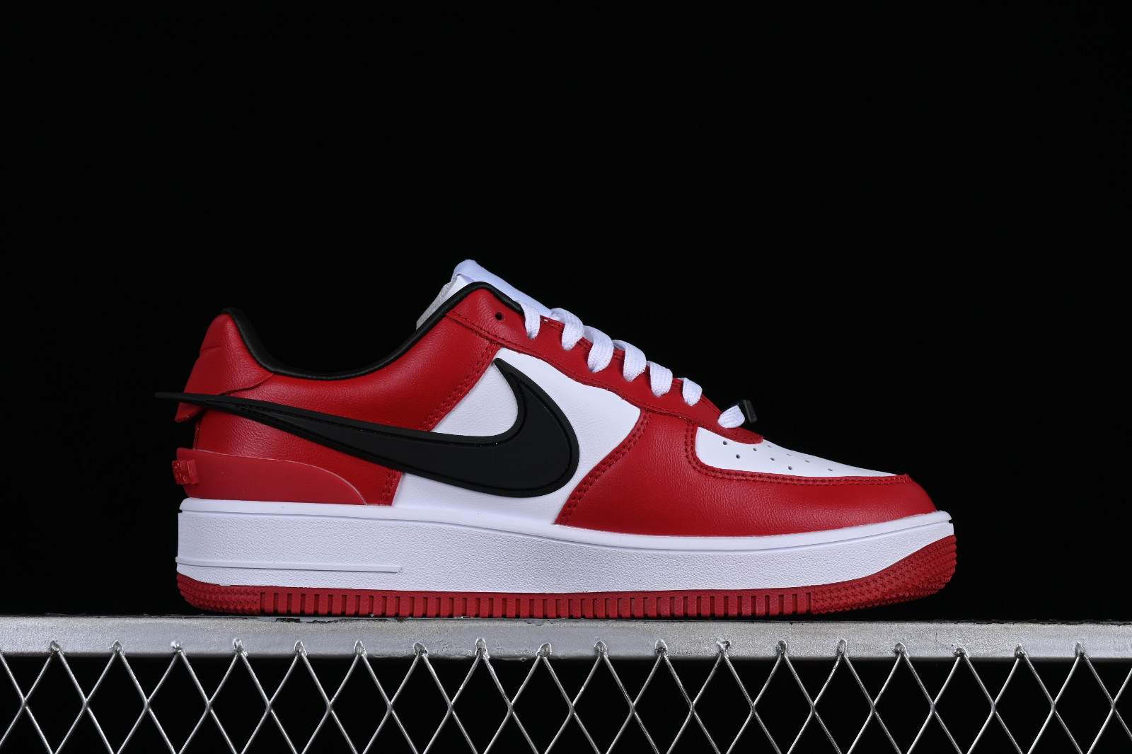 010 - Bogdan-nesterenkoShops - Nike a repensé - Ambush x