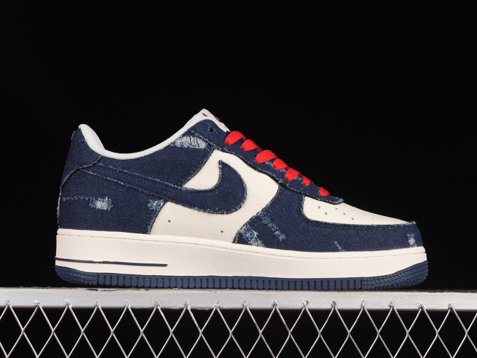 569 Air Force 1 Low Levis x Nike Air Force 1 07 Low Dark Denim