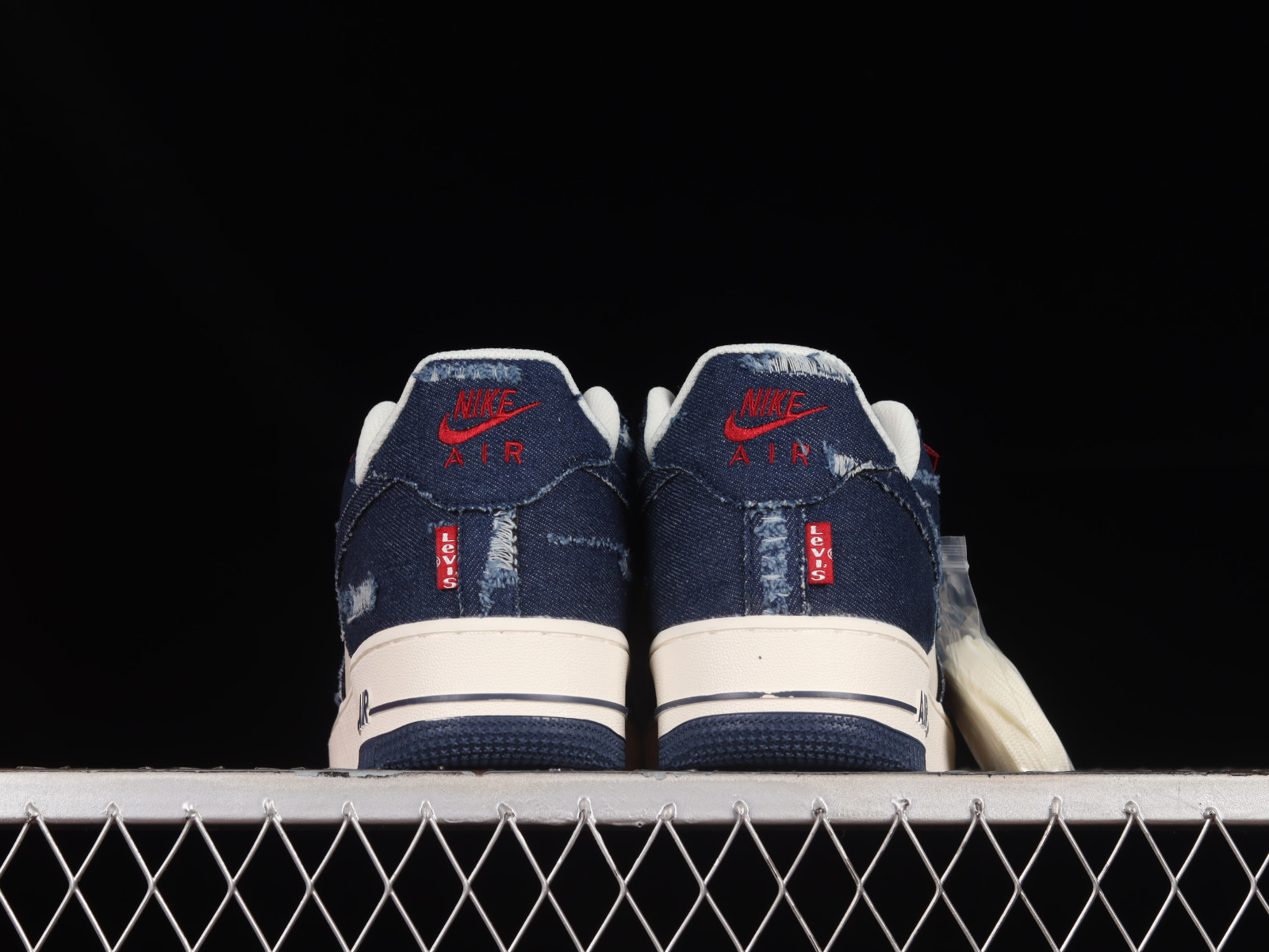 Nike air force 1 x hotsell levi's