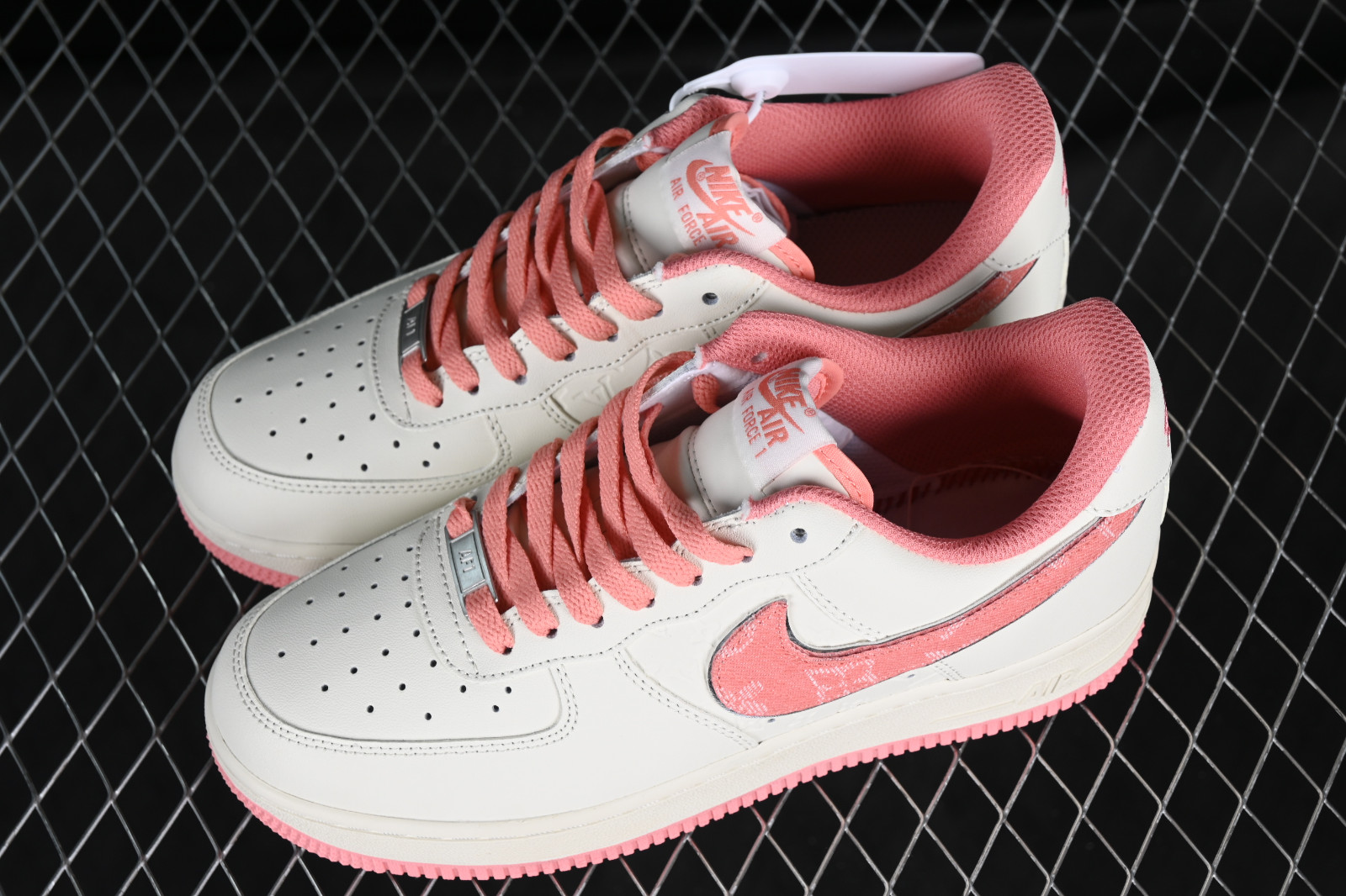 088 Louis Vuitton x Nike Air Force 1 07 Low Off White Pink