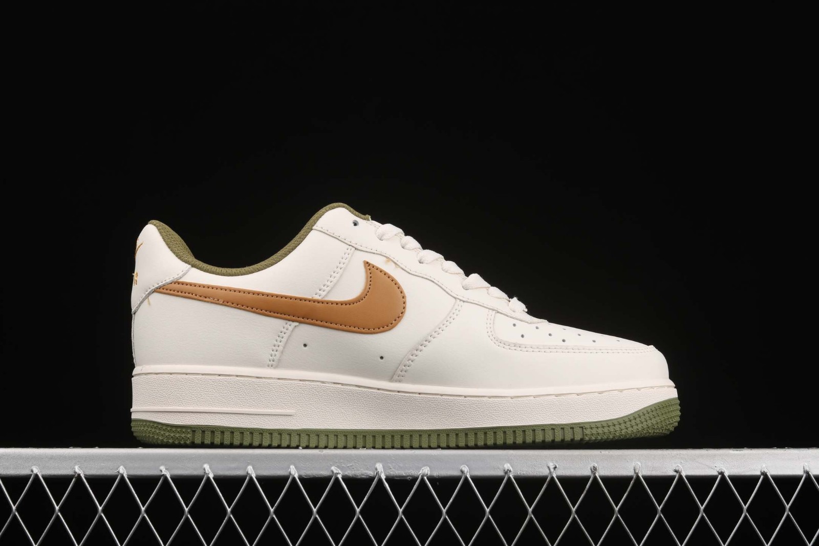 995 PhyrtualShops Air Force 1 Low Meias Nike Everyday 3 pack Nike Air Force 1 07 Low Cream White Khaki Brown Olive CT7875