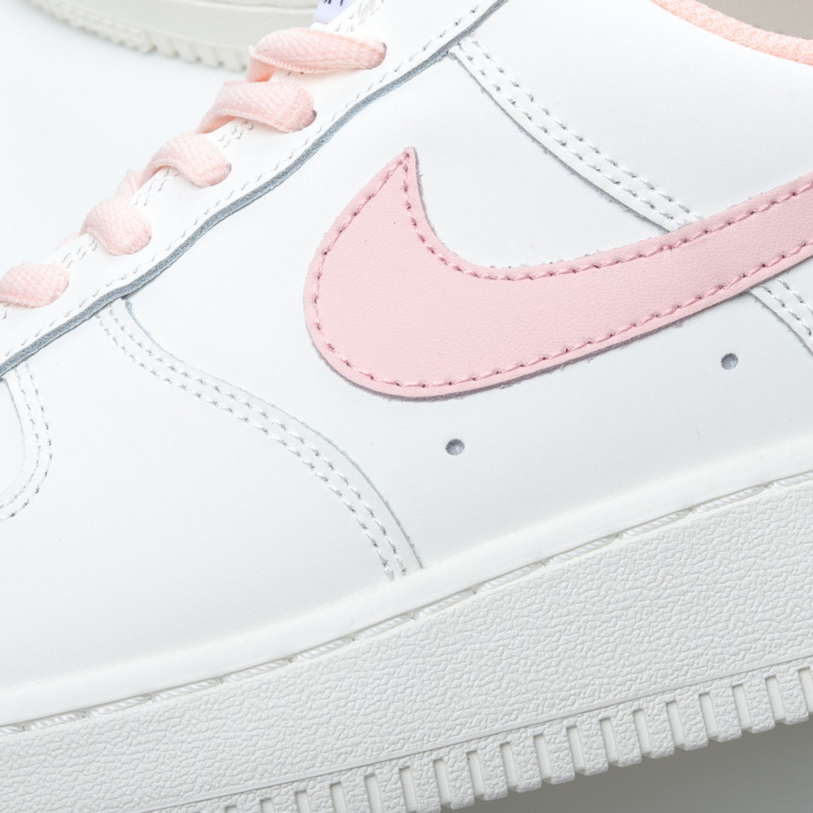 Nike outburst zalando store