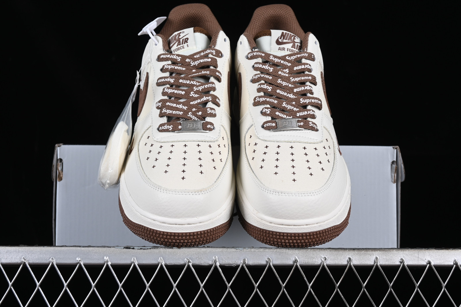 Library-urShops Nike Air Force 07 Low Sail Off White Brown