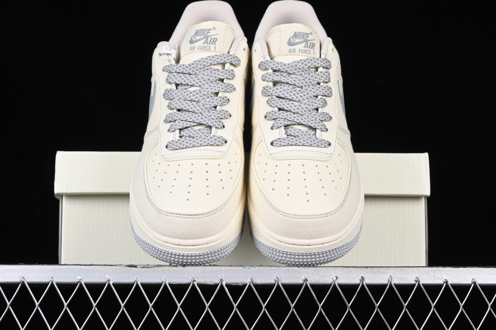 Nike air nevist 6 foot locker online