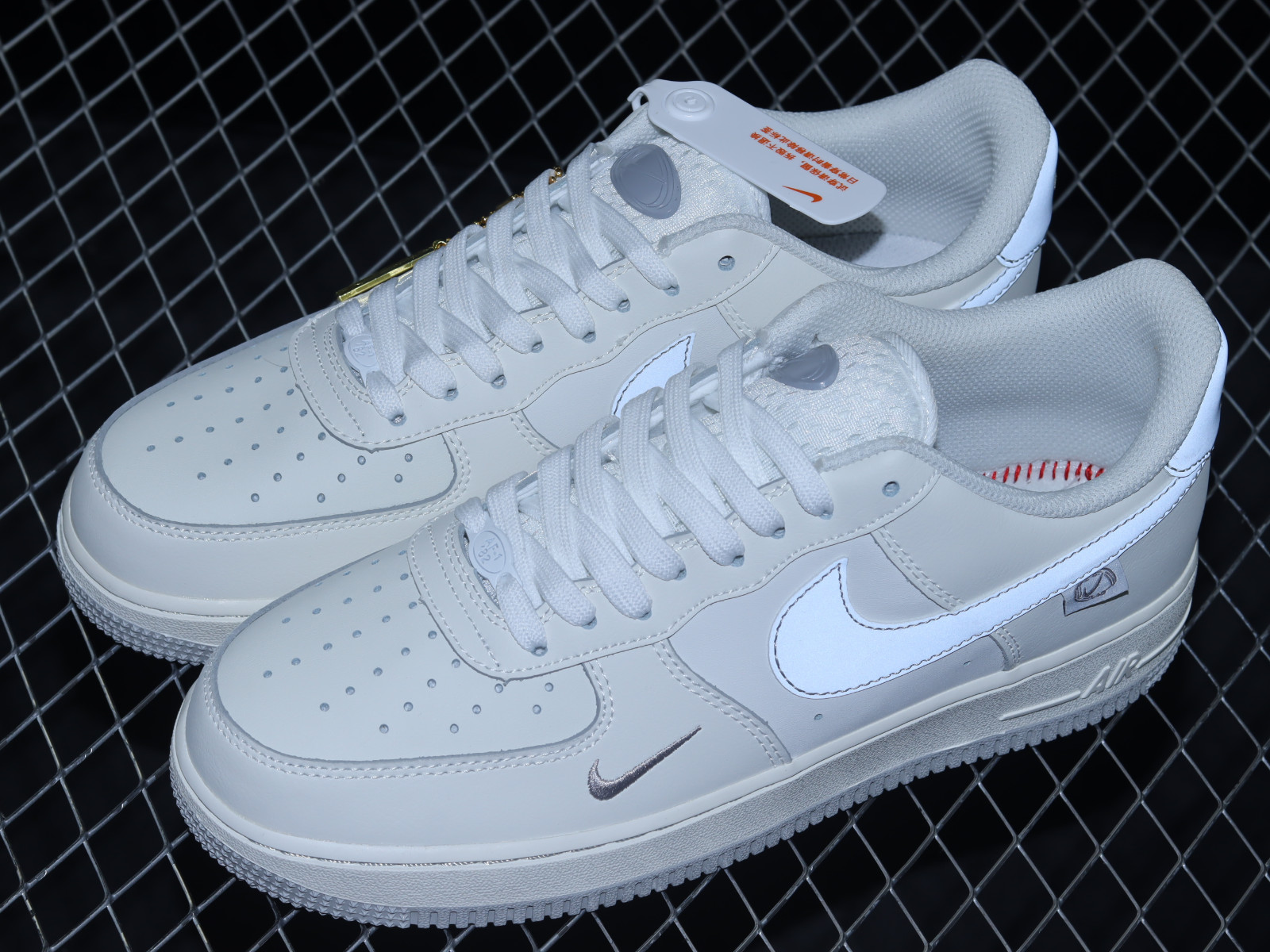 Nike triple white cheap p6 trainers