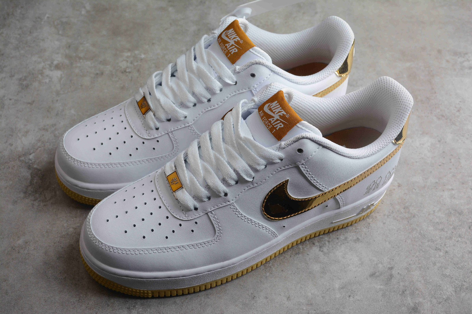 azafata disco Sherlock Holmes GmarShops - 171 - Nike nike adidas puma shoes wholesale women boots size  Players White Metallic Gold 315092 - nike special field boot black screen  size chart