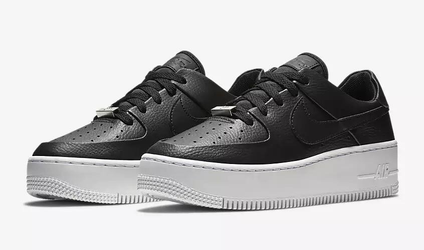 Kyrie Irving in the Nike Kybrid S2 