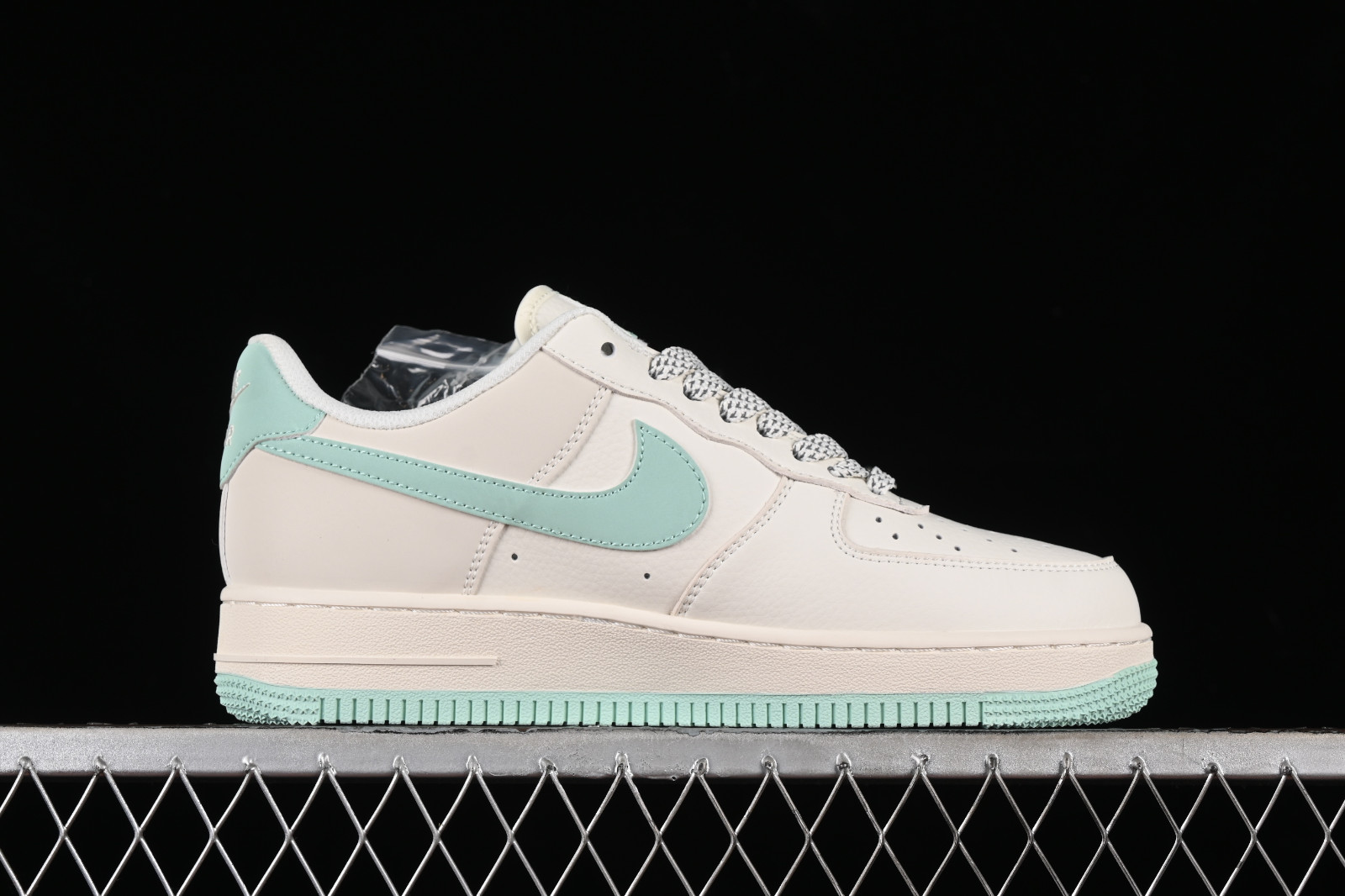 GaleriahitShops Supreme x Nike Air Force 1 07 Low Off White Green Red HD1968 Air Force 1 Low nike 023