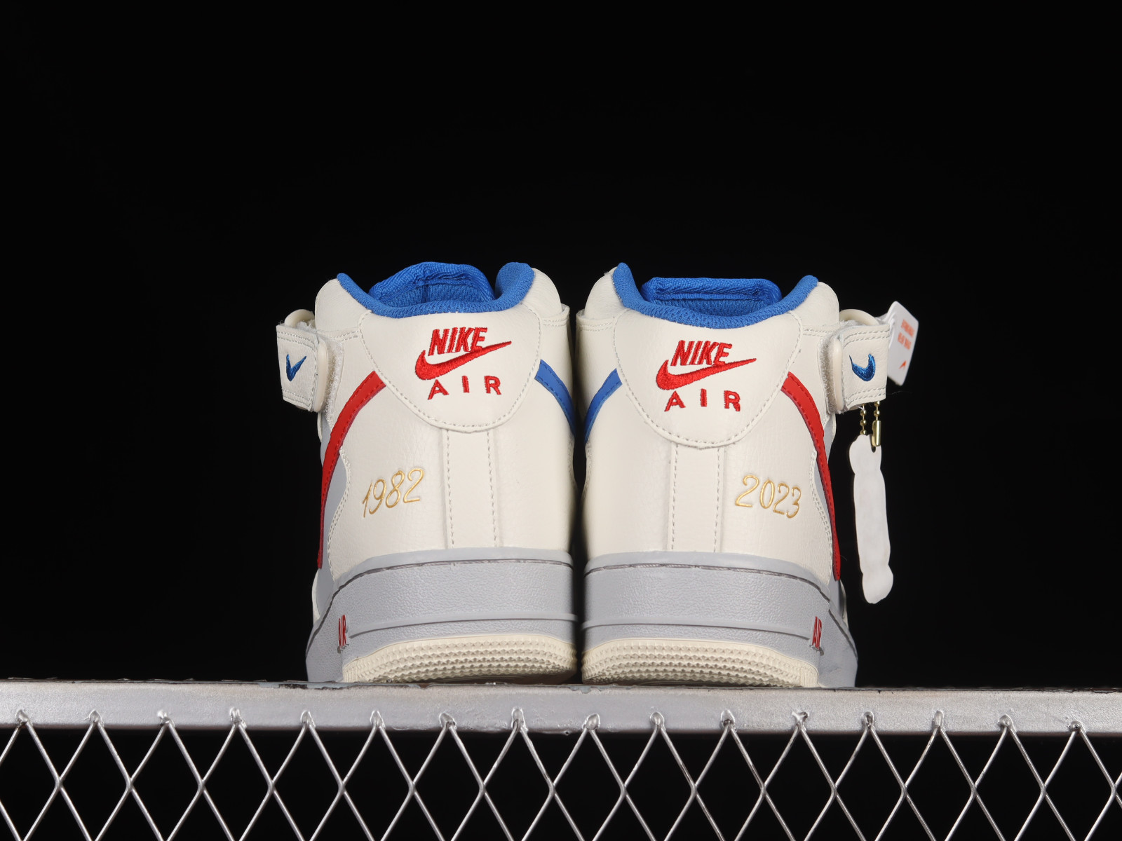 Nike bespoke fw18 top