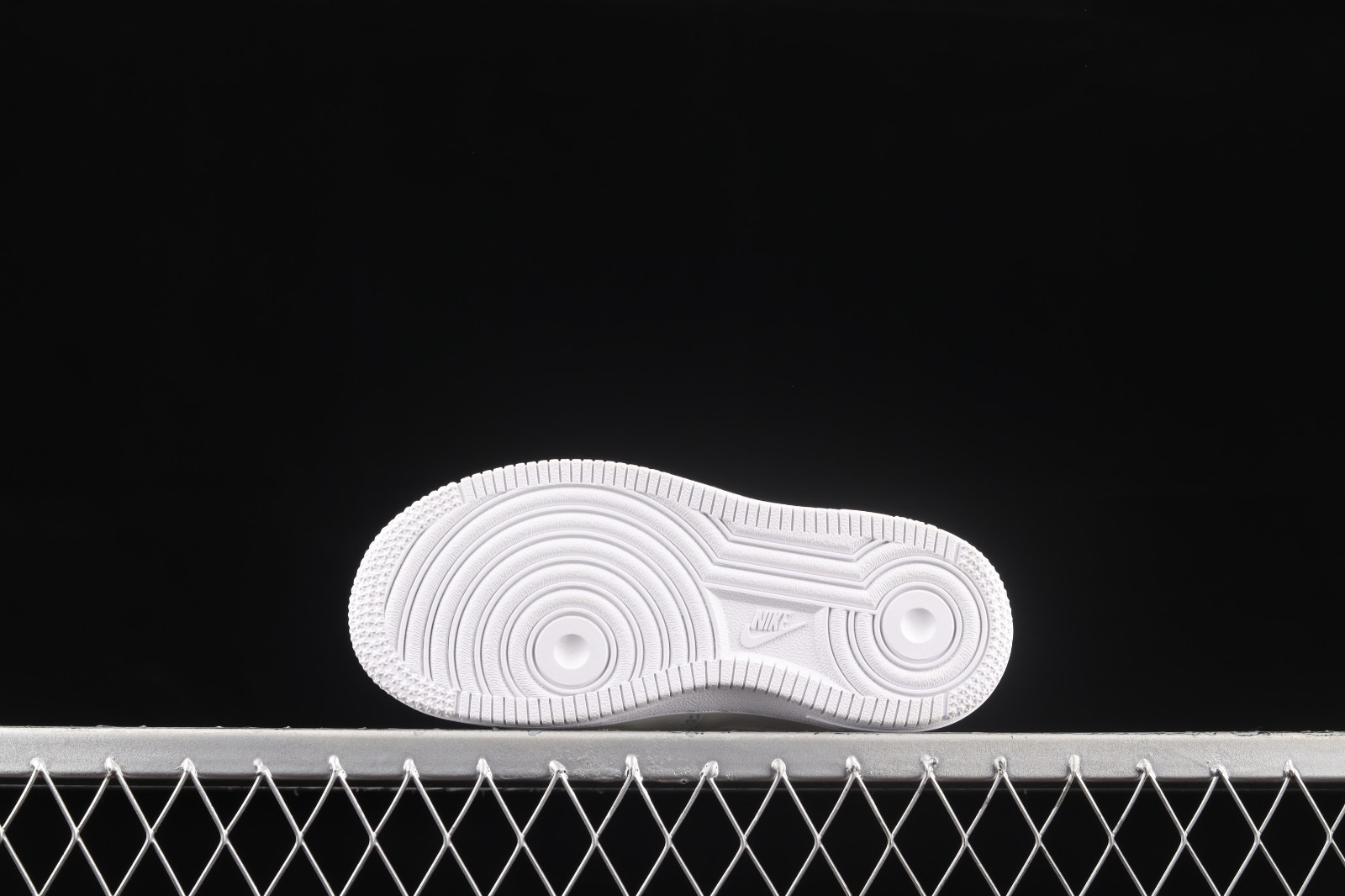 400 - Nike Air Force 1 07 Mid White Blue Little Kids Shoes 314197 -  discount nike apparel for women outlet - Ariss-euShops