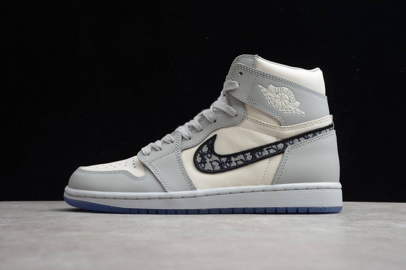 靴 AIR JORDAN 1 HIGH Air Jordan 1 Low, Mid and High Trainers. Nike CA