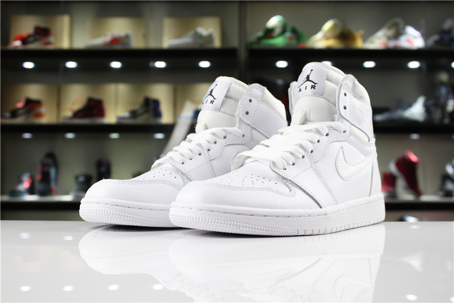 Retro Men Basketball Shoes White 