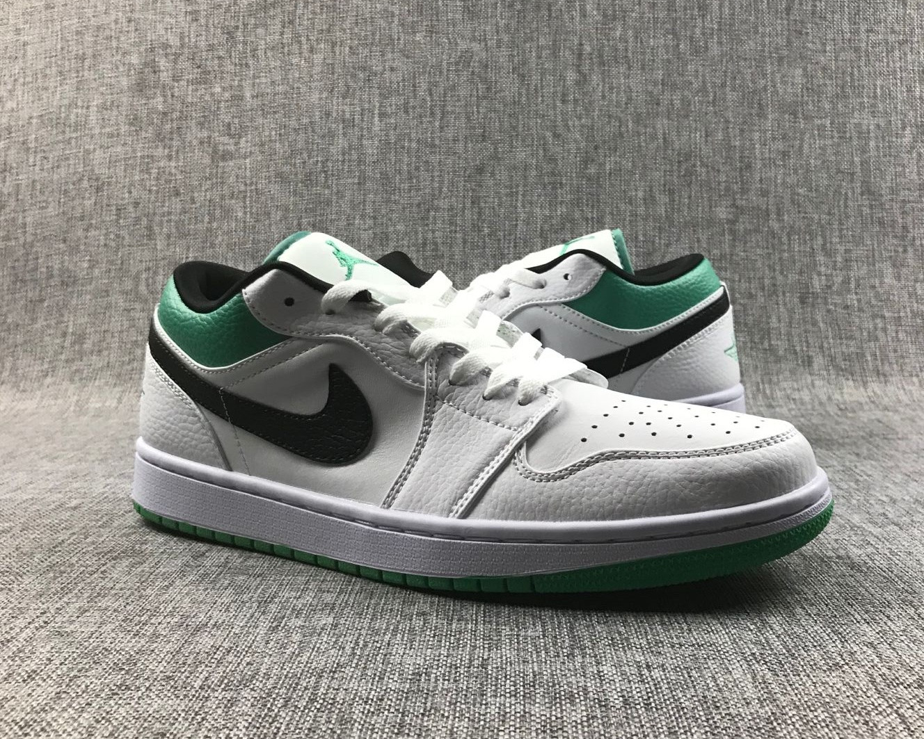 Library-urShops Air Jordan Low Sweater White Black Green