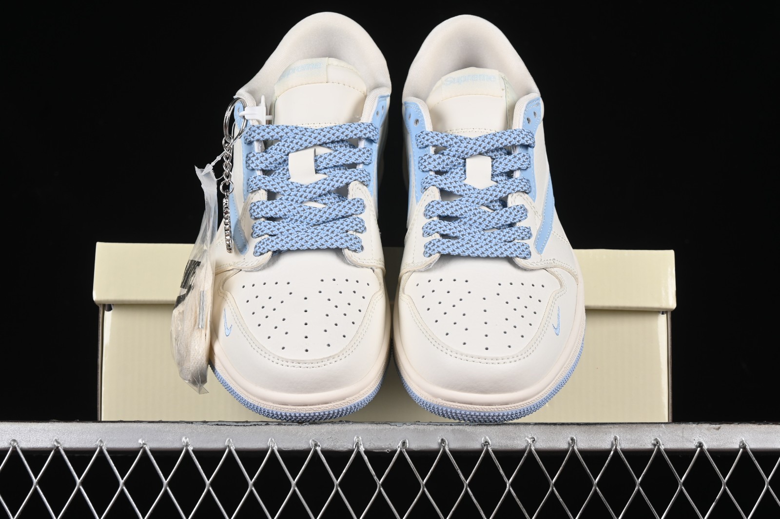AljadidShops - 105 - Air jordan kaws 1 Mid WMNS SE White