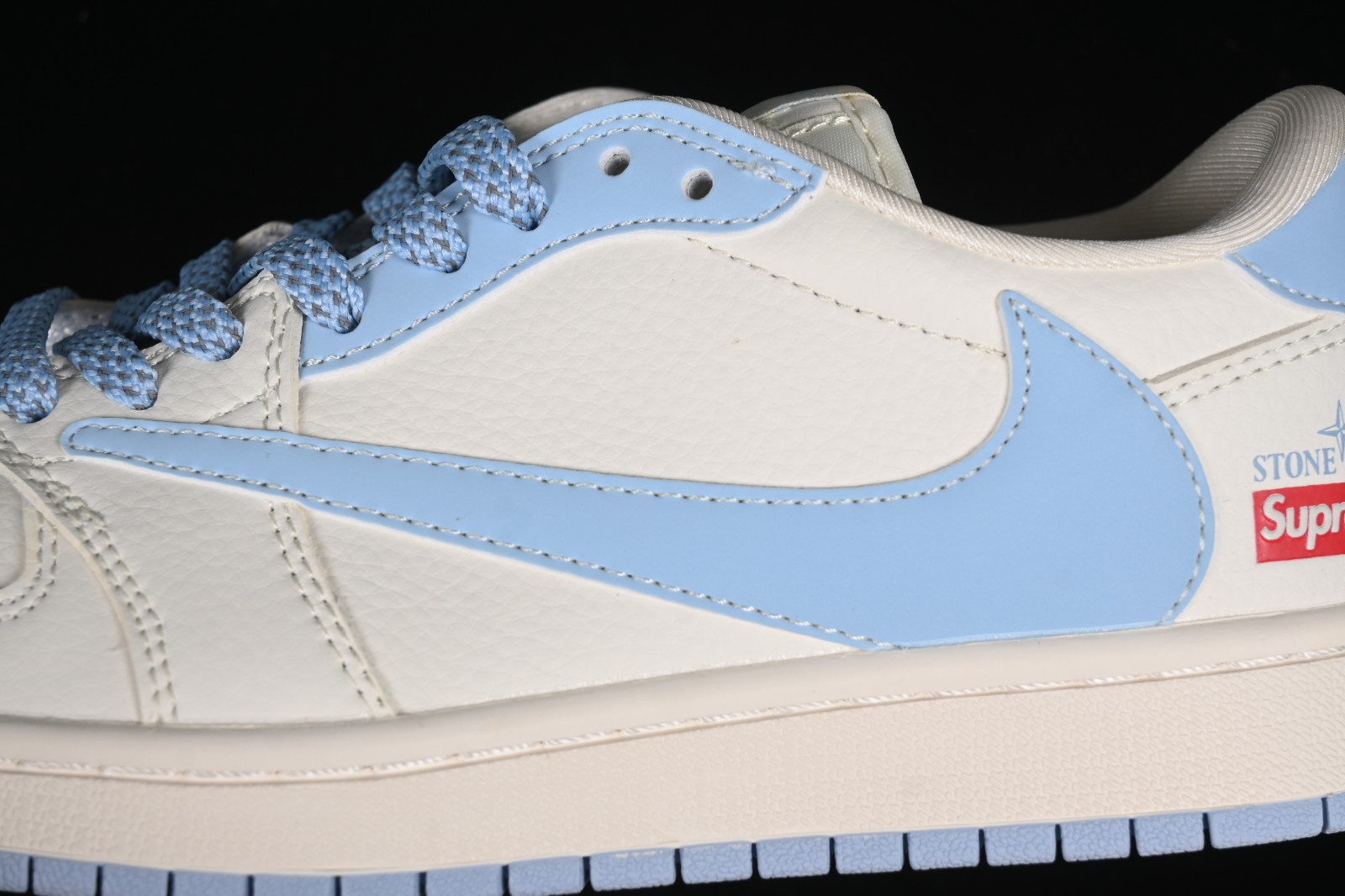 AljadidShops - 105 - Air jordan kaws 1 Mid WMNS SE White
