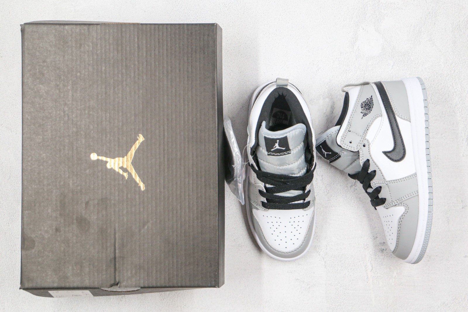 air jordan 1 retro mid light smoke grey