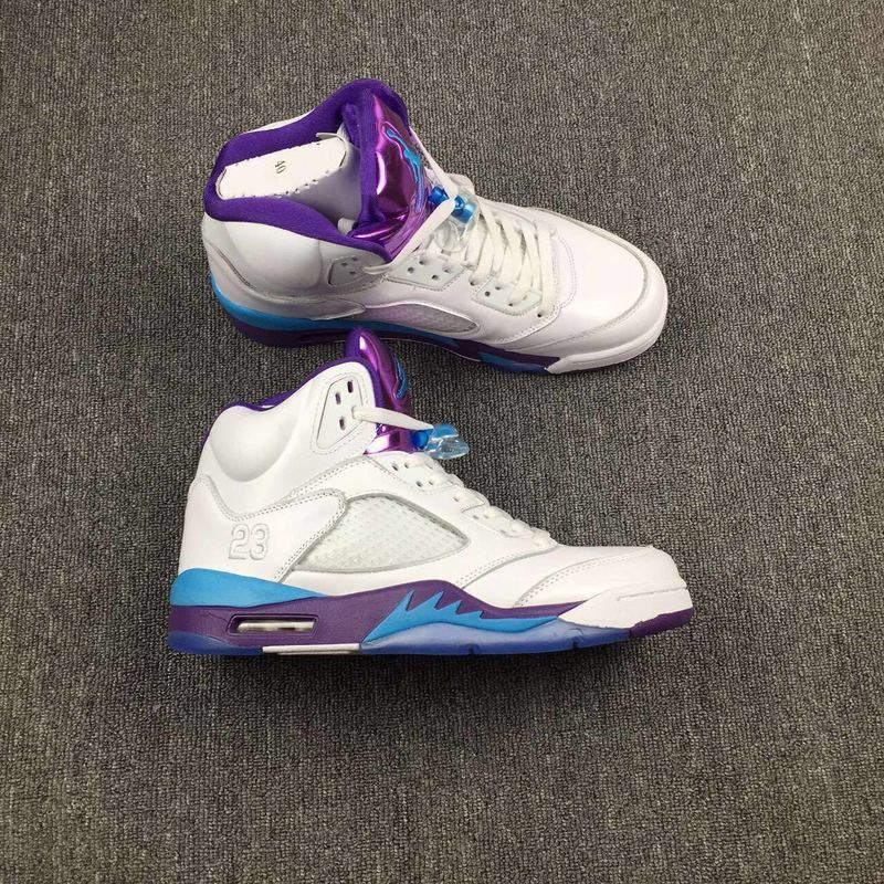 Air Jordan 5 ホワイト/パープル 新品未使用品】Air Jordan 5 ホワイト/パープル RETRO OG - メルカリ
