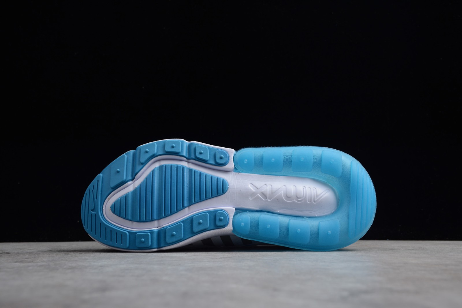 Air max sales 270 parra