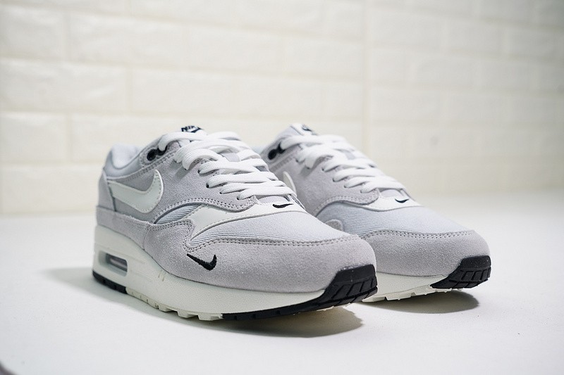 Air max 1 2025 mini swoosh pure platinum